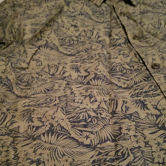Tropical print short sleeve button down shirt - Picture 4 of 5